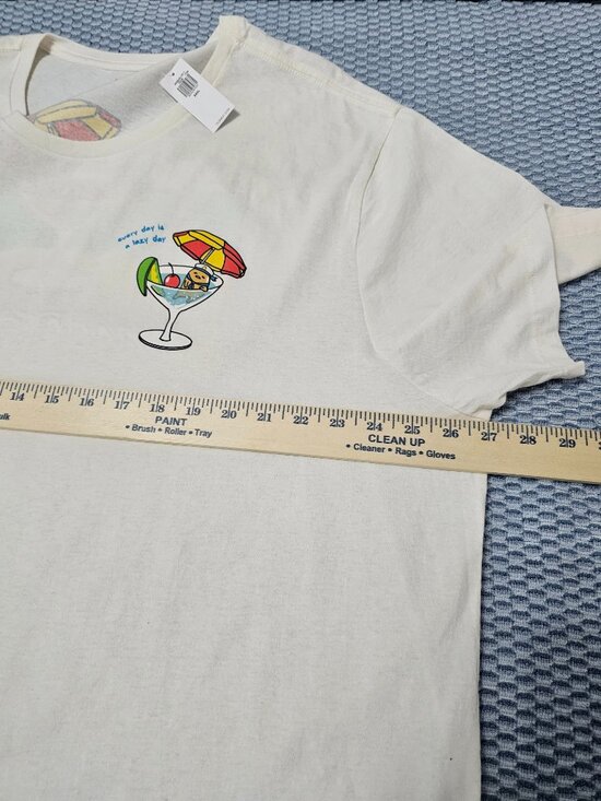 NWT Old Navy Gudetama Lazy Egg Graphic Tee Men's Light Cream Beach Sanrio 3XL - Picture 5 of 7